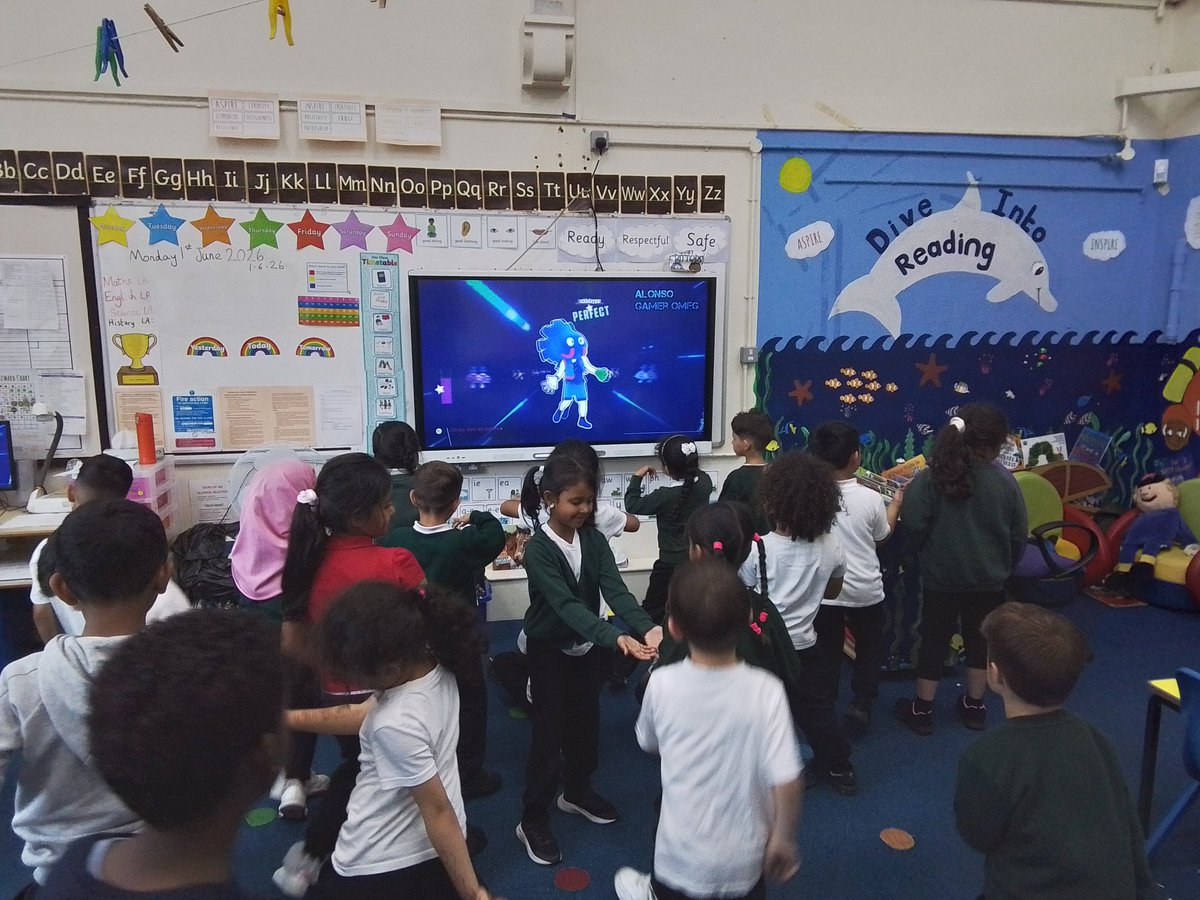 MrShahsClass's tweet photo. In our @YPSPSHE lesson, we learnt about making democratic decisions. We came up with ideas and voted for our favourite. We then carried it out. https://t.co/kEh6m1NCeQ