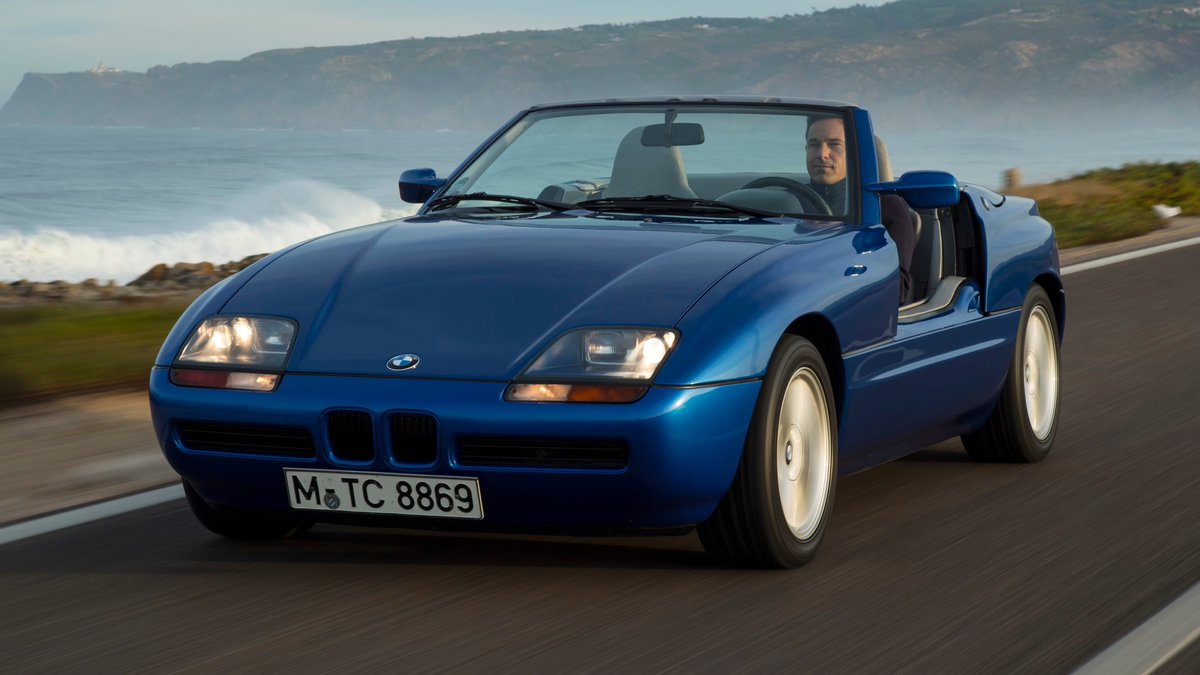 candvbmw's tweet photo. 🚗💨 #BMW Z1 Roadster
• 🏁 Base: #BMW E30 325i
• 🛠️ Engine: Bosch Motronic fuel injected 2.5L (2494 cc) M20B25 inline-6
• ⚙️ Transmission: 5-speed manual
• 🐎 Power: 168 hp (125 kW) @ 5,800 rpm
• 💪 Torque: 164 lb-ft (222 Nm) @ 4,300 rpm
• ⏱️ 0-60 mph: + / - 7.9 seconds (0-100 km/h: 7.9 seconds)
• 🏎️ Top Speed: 140 mph (225 km/h)
• 📅 Production: 8,000 units (March 1989 to June 1991)
• 📸 Image: Hardy Mutschler

#bmwz1