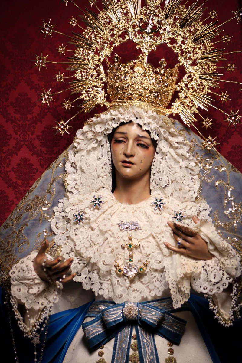 EsperanzaHdad's tweet photo. ACTUALIDAD | María Santísima de la Esperanza vestida para la Solemnidad del Corpus Christi y el tiempo Ordinario.

📷 Pedro Expósito https://t.co/YuUuYTD1Pp