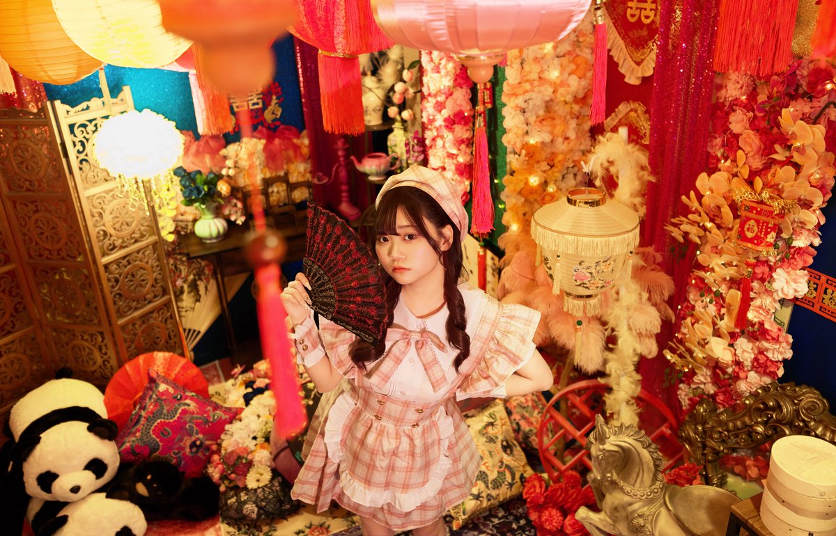 pontzhide's tweet photo. The Sweet Girl in the Lantern Forest
#まみ @mami_50909
#ALPHA撮影会
#キャラモードナイト @kyara_night https://t.co/jfBOasuXVH