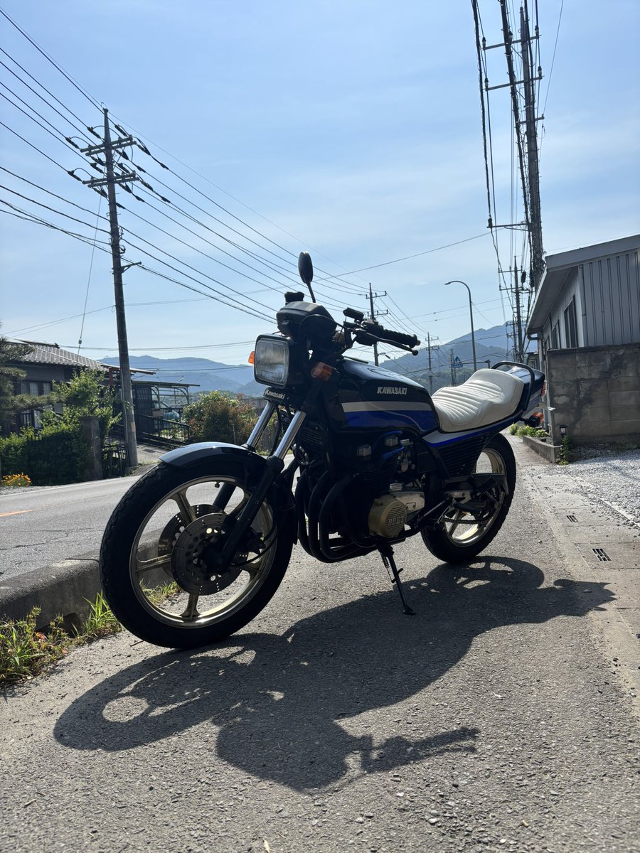 XJR____'s tweet photo. z550gp売ります！

車検取り立て

セル1始動 レスポンス良き

純正パーツあり

かなり綺麗です
 #z400gp売ります  #z550gp売ります  #z400FX売ります  #z550FX売ります  #ゼファー400売ります  #XJ550売ります  #XJ400売ります  #GSX400FS売ります  #バブ売ります  #ゴキ売ります  #ザリ売ります https://t.co/HFNN7i1Aph