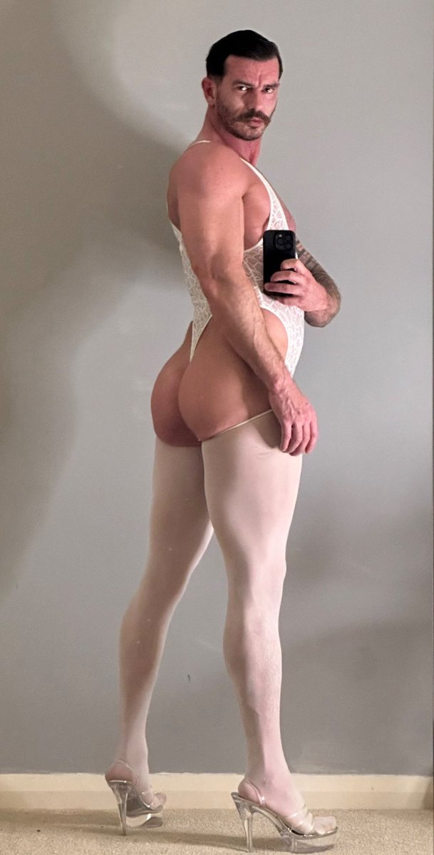 RyanBiggsxxx's tweet photo. Tom of Whoreland! 💋 https://t.co/2LfLw9JOnt