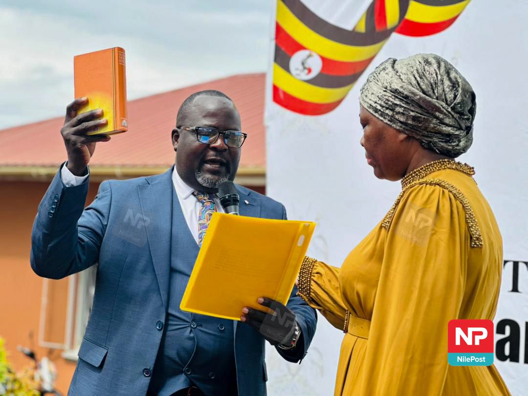 nbstv's tweet photo. UPDATE: NRM’s Joseph Lukyamuzi has been sworn in as Chairperson of Entebbe Division B, succeeding Richard Ssekyondo. He has pledged to prioritize infrastructure development, including the long-awaited tarmacking of Kigungu Road behind the airport.

@LMushabe 

#NBSUpdates https://t.co/4NhrOwSx5W