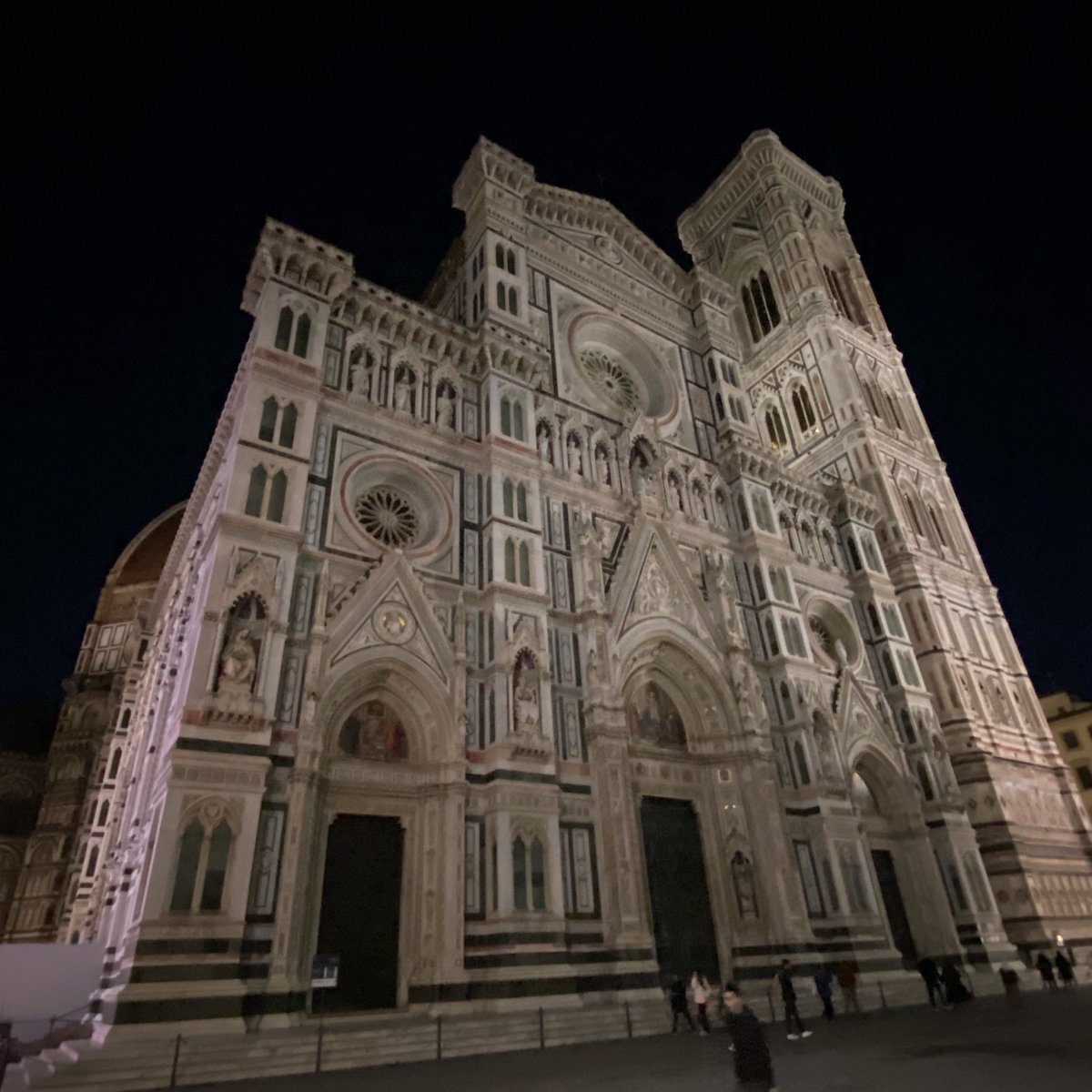 tamekorn987's tweet photo. 2 ประเทศ 2 เมือง แต่ให้ความรู้สึกคล้ายกันอย่างมาก 🇮🇹🇩🇪 คือ
- Florence เมืองต้นกำเนิดของยุค Renaissance 🎨✨
- Dresden เมืองแห่งศิลปะและสถาปัตยกรรมริมแม่น้ำ Elbe 🏛️✨
ทั้งสองเป็นเมืองประวัติศาสตร์ ศิลปะ และมีเสน่ห์มาก แบบเดินได้ทั้งวันไม่มีเบื่อ

ชอบเมืองไหนมากกว่ากัน ?? https://t.co/ga53jzKFUU