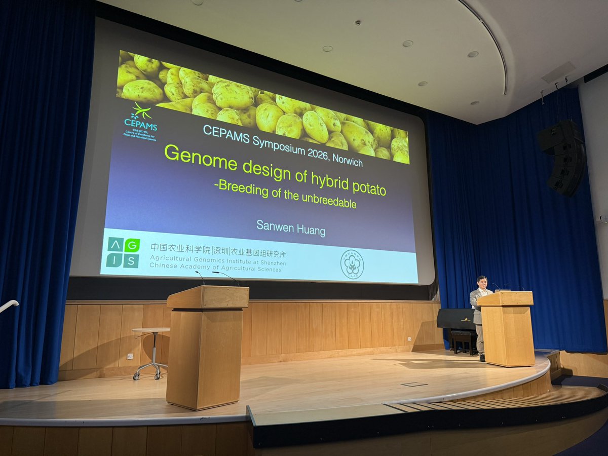 YiliangDing's tweet photo. Keynote talk ““Breeding of the unbreedable” given by Sanwen Huang, #CEPAMS2026 Exciting future of agriculture! @JohnInnesCentre @TheSainsburyLab @CepamsGenius https://t.co/0RpQUiHH7z