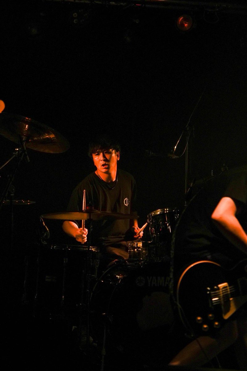 KillingTime_096's tweet photo. 5月17日（日）熊本NAVARO
#KCmixFes

1. 透明な日
2. Anthocyan
3. プロローグ
4. 赤い朝焼け

2026年一発目は、第1回ぶり2回目のKCmixFes！今回もミックスされた空間の中、歌をうたうバンドやらせてもらいました！

Photo by Yuki Iguma📸 https://t.co/u6mtICZjJA