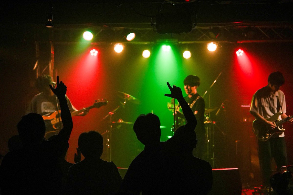 KillingTime_096's tweet photo. 5月17日（日）熊本NAVARO
#KCmixFes

1. 透明な日
2. Anthocyan
3. プロローグ
4. 赤い朝焼け

2026年一発目は、第1回ぶり2回目のKCmixFes！今回もミックスされた空間の中、歌をうたうバンドやらせてもらいました！

Photo by Yuki Iguma📸 https://t.co/u6mtICZjJA