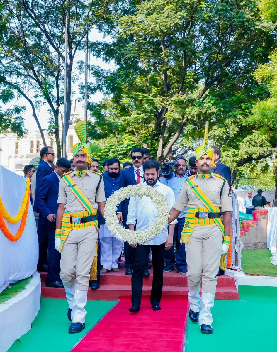 FaheemQureshinc's tweet photo. On the occasion of Telangana State Formation Day, laid a wreath and paid tribute at the Martyrs’ Memorial near the Legislative Assembly along with Hon’ble Chief Minister A. Revanth Reddy Garu.

Remembering the sacrifices of the martyrs whose unwavering dedication and struggle made the dream of Telangana a reality. Their legacy continues to inspire us in our commitment to the progress and prosperity of the State.