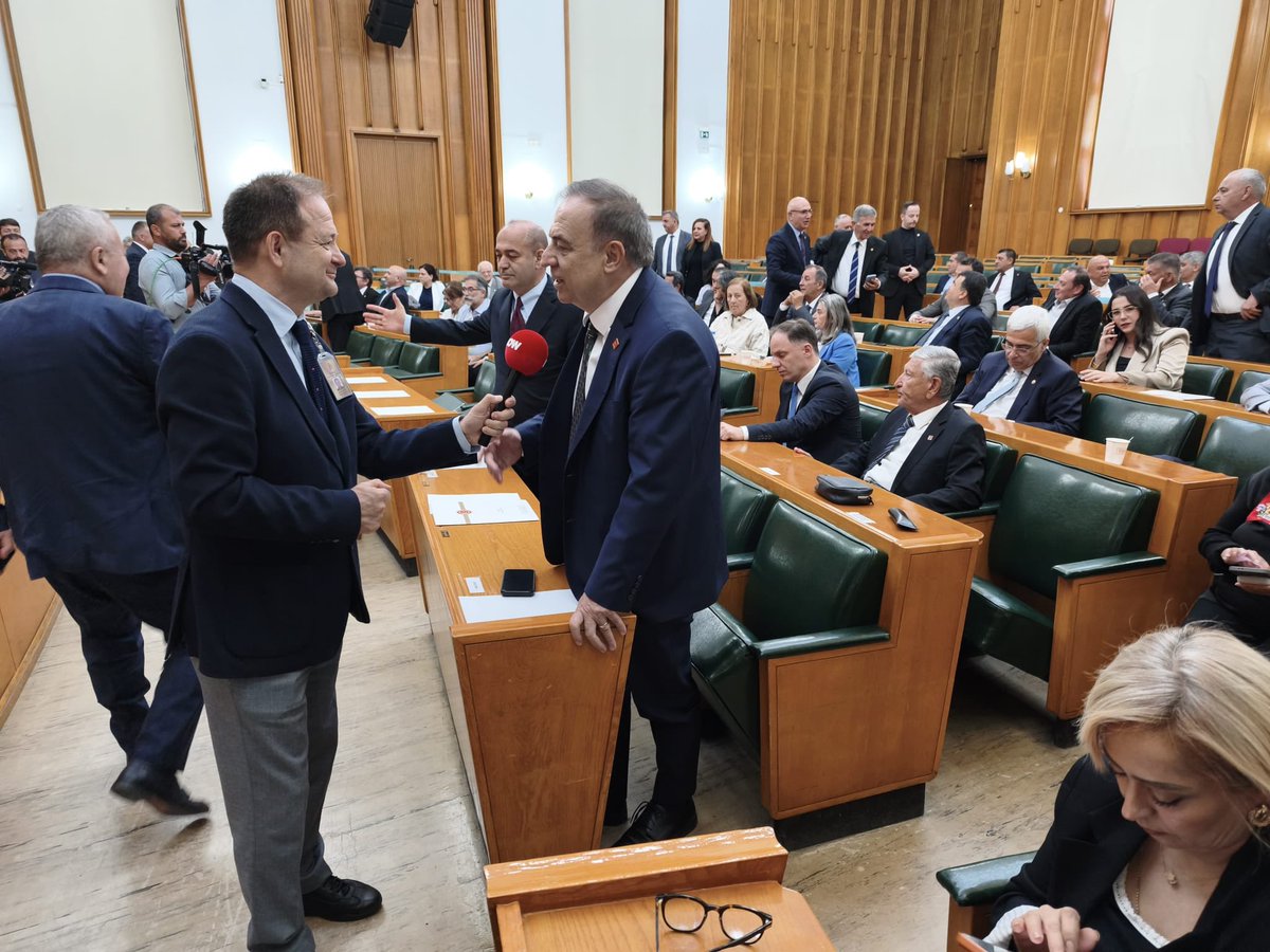 gokanzeybekyeni's tweet photo. Gazi Meclisimizde, milletin evinde SEÇİLMİŞ Genel Başkanımız Özgür Özel'i bekliyoruz. 

Halkımızla birlikte dimdik ayaktayız ! https://t.co/whTOtwSJWH