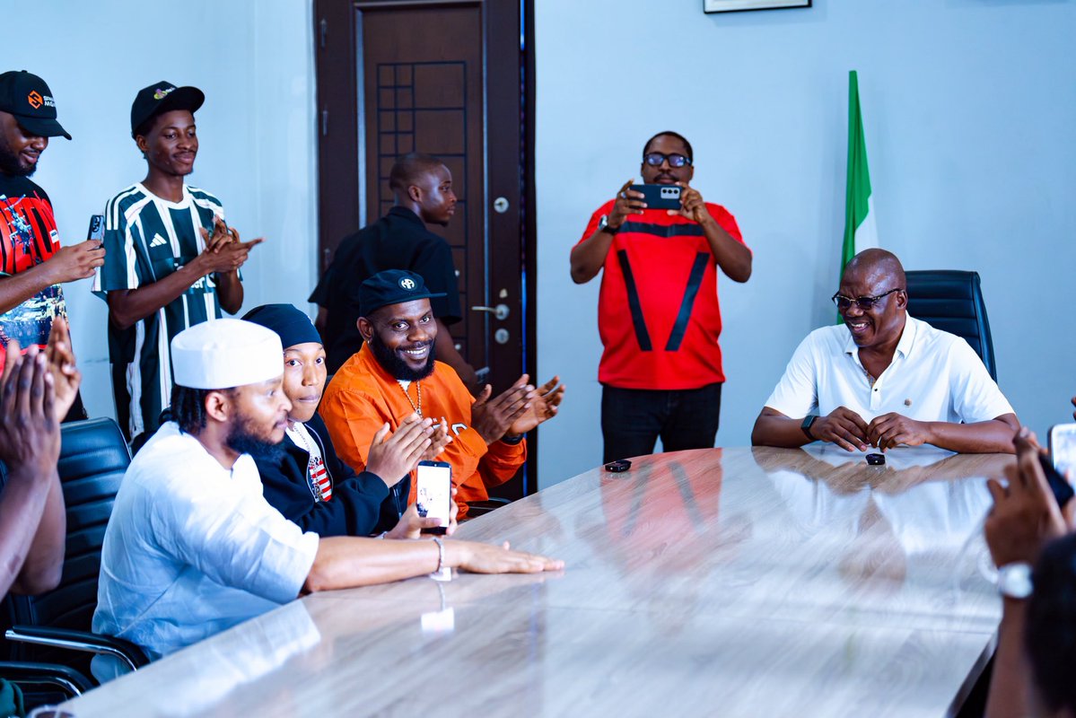 Odumodublvck_'s tweet photo. VERITAS ❤️

SEE MY BOY MOTION @ayoakuti1 

BOARD OF DIRECTOR MOTION. https://t.co/1EN2Hi1QtO