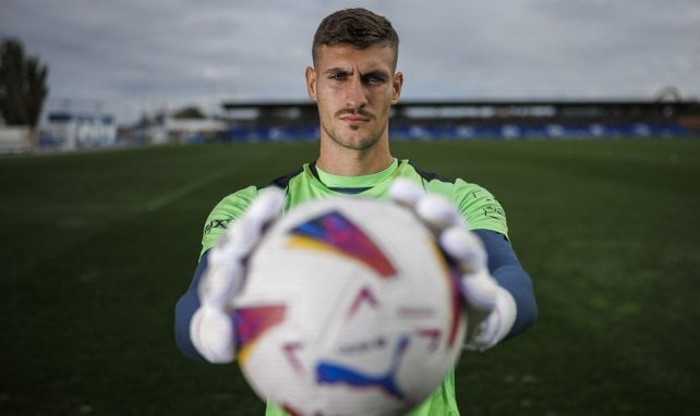 solofichajes123's tweet photo. El @RCCelta se interesa en el portero del @VillarrealCF Diego Conde, quien también gusta al @SevillaFC, según publica @abcdesevilla #LaLiga https://t.co/yda6sZPhX7