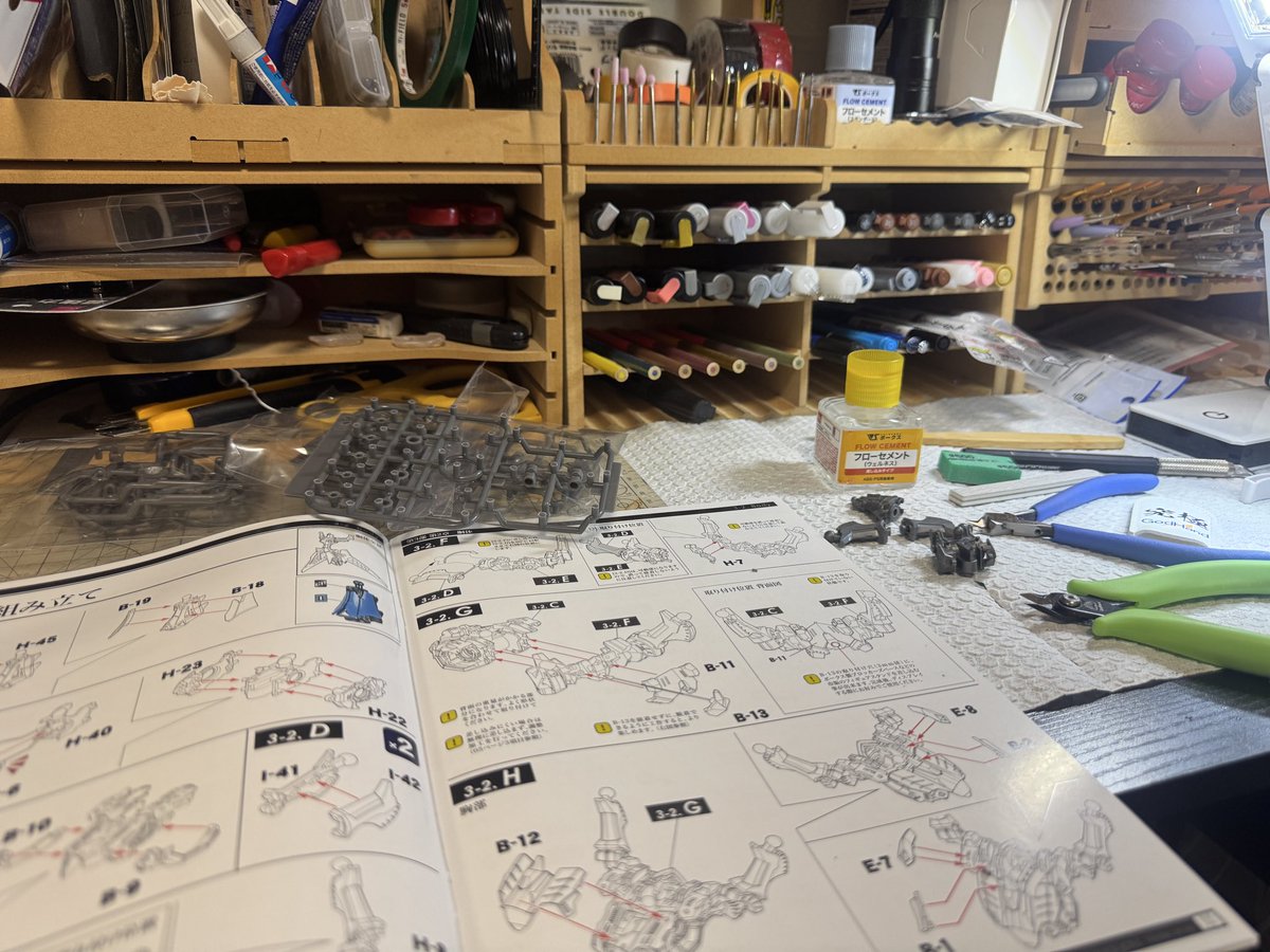 D2fproject's tweet photo. 鉄は熱いうちに打て　
なので
プラモデル
VSMS 1/100 ゲートシオンマーク3 リッタージェット・破烈の人形　ダルマス（ホークヘッド)
作成開始です
#ファイブスター物語　#ダルマス　#ゴティクメード
#GTM https://t.co/YhuCzvFIjy