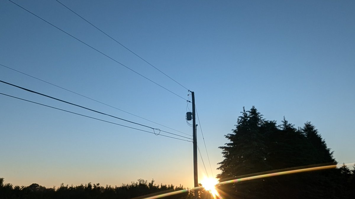 justsomeguy2365's tweet photo. ♥️06/02/26

I don't know what's going on but the pattern is definitely changing

A significant decrease in ✈️☠️ when European airline fuel shortages were supposedly forecasted to manifest

The ✈️☠️ need fuel too..

Nonetheless, it's great to see a sunrise again

Day 2 of no ✈️☠️ https://t.co/aYbI1lpIoF