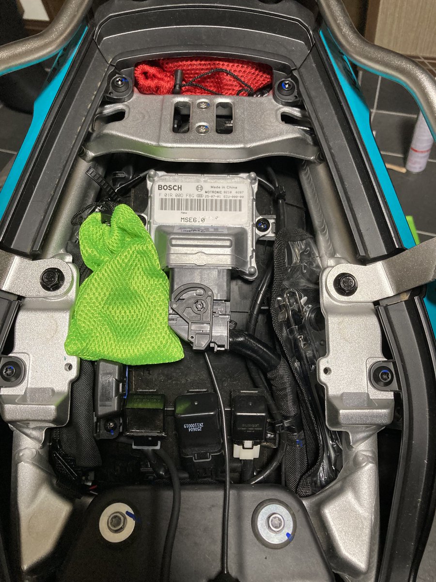 xrsharp's tweet photo. とりあえず800xの車載工具一式完成

あと小袋１つ分ぐらいならまだ入りそう https://t.co/FVDdfTptuM