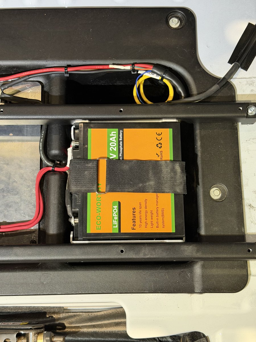 GoAdventureLab's tweet photo. Clean wiring under the MASS platform on a customer's 392. Drawers, fridge slide, and no shortcuts underneath. Built right. 🔧
#InnovationForExploration #MadeInTheUSA
#Wrangler392 https://t.co/lgChFTyz1c