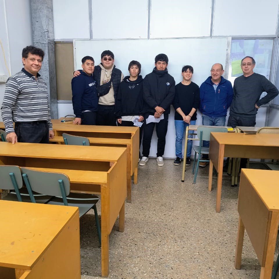 UnpsjbEsquel's tweet photo. Estudiantes de Paso del Sapo visitaron la Sede Esquel de la UNPSJB y se informaron sobre la Oferta educativa de la institución. 

#Esquel #UNPSJB https://t.co/PdKUdhgFjV