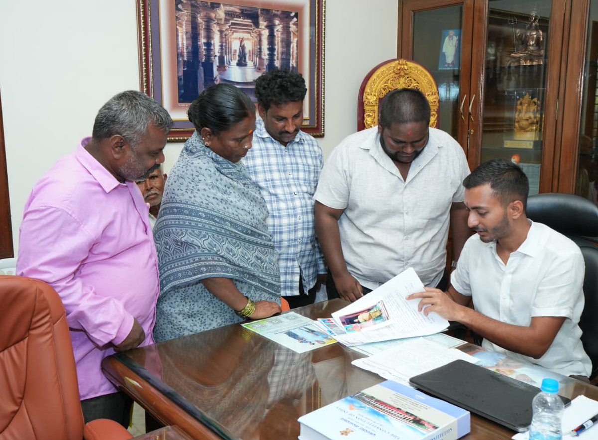 ನಮ್ಮ ಗೃಹ ಕಚೇರಿಯಲ್ಲಿ ಸಾರ್ವಜನಿಕರ ಅಹವಾಲುಗಳನ್ನು ಸ್ವೀಕರಿಸಿ, ಅವರ ಸಮಸ್ಯೆಗಳಿಗೆ