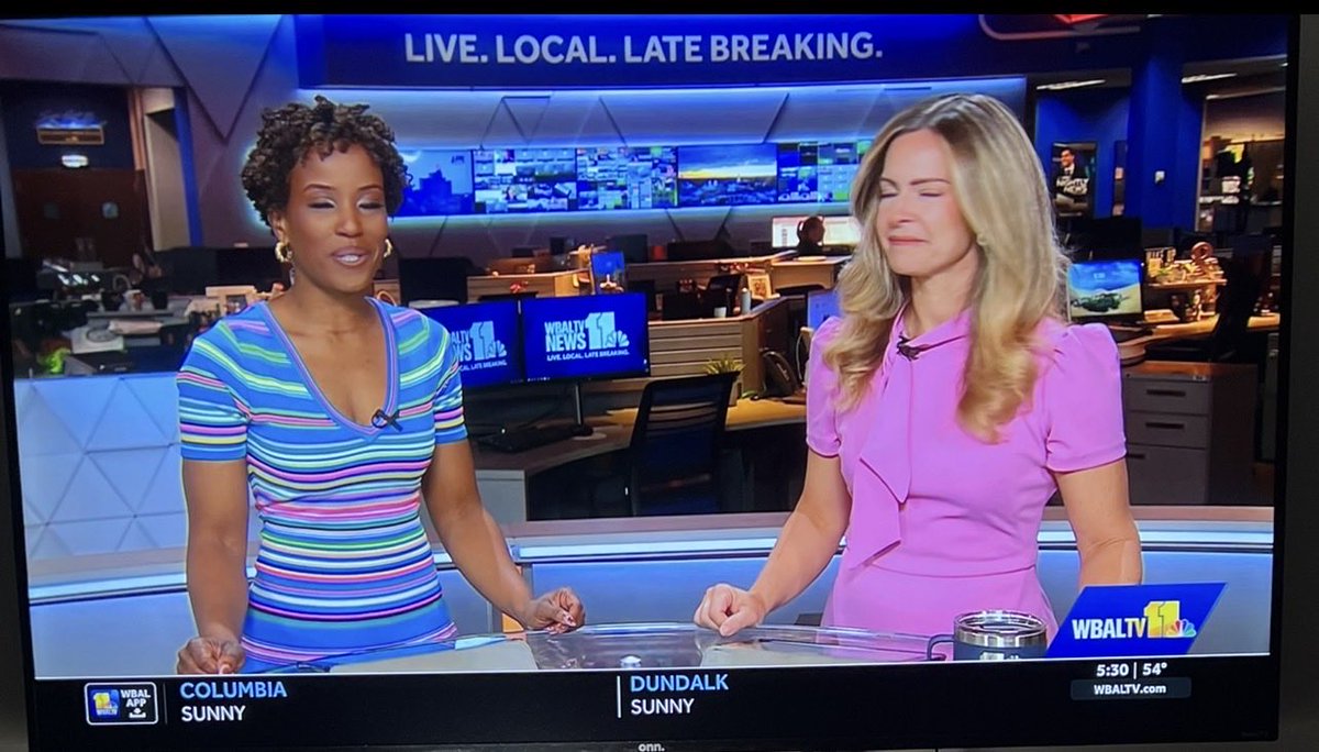 SistaGorgeous1's tweet photo. @SeanStreicher @MegMRivers @LaceeGriffith @alenaleewx .  Good morning family. Everyone looks fabulous with those beautiful smiles. What's going on with the studio? I saw Jason n Kai last night working from the same studio. More upgrades. Bring the sofa back.🌼🌼🌼🌼 https://t.co/lAm3lxvkO0