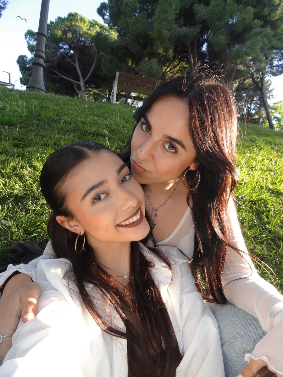 pauliguillot's tweet photo. feliz mes del orgullo, sobretodo a mi compañera de vida <3 https://t.co/aON1FGHjzV