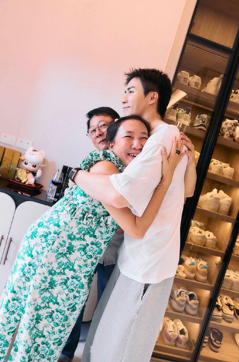 ourkolette's tweet photo. mag asawa ata tong dalawa ayaw lang sabihin??

#ZeeNuNew https://t.co/dpUFwwOdGN
