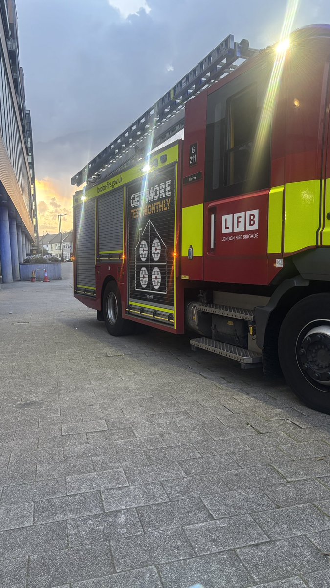 TP_ActionGroup's tweet photo. Last week, both lifts in our building broke down on the hottest days of the year, so far. 

We applaud @LFBHarrow for the exceptional response time, work, and professionalism. Helping a Disabled resident evacuate the building.

The building is managed by @MetTVH &amp; @YY_Management https://t.co/cpmx8ch4GG