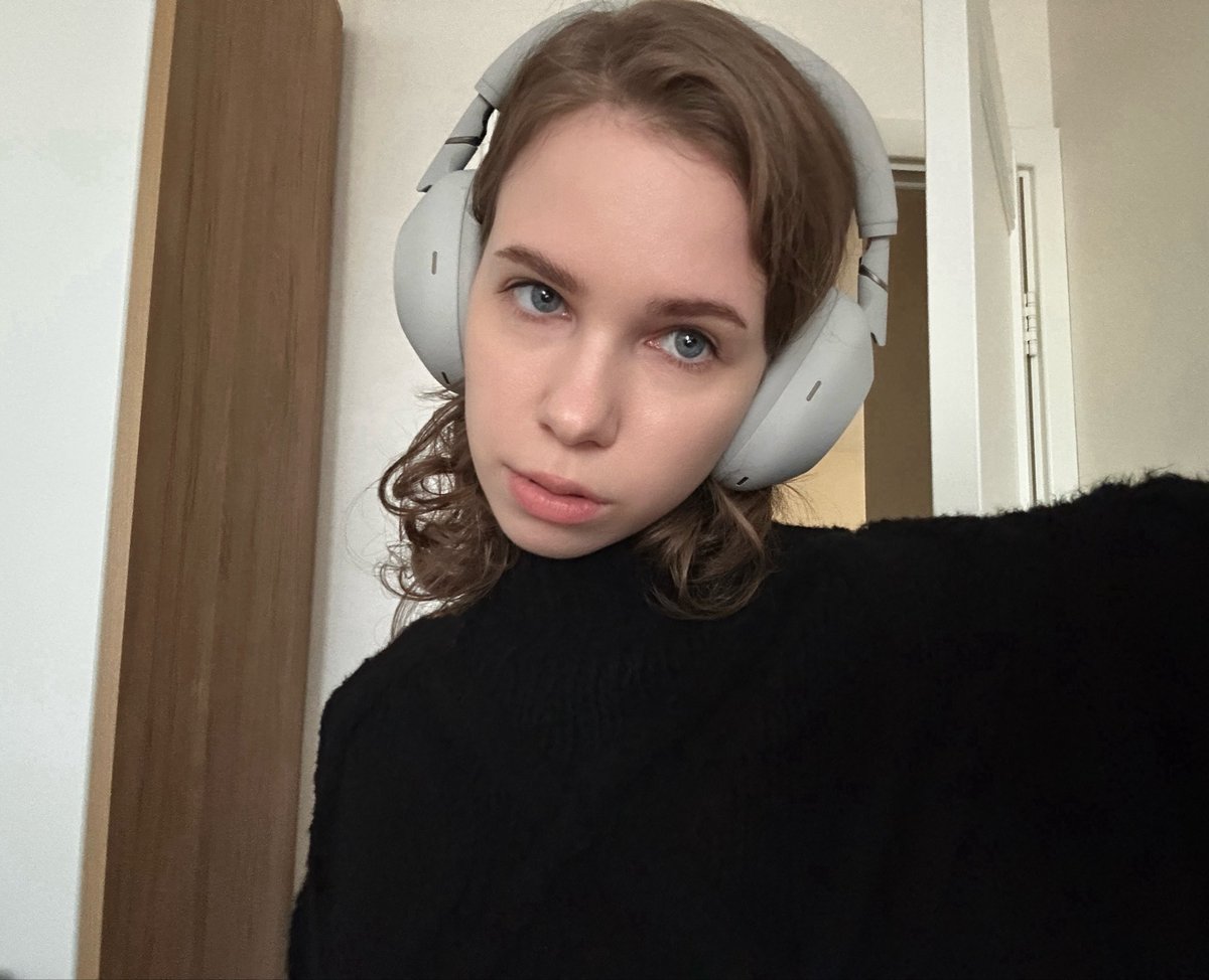 донателла версаске tweet media