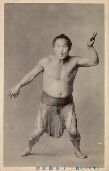 nabe1975's tweet photo. 幕末から明治の写真を見ると、屈強な男たちは筋骨隆々のボディビルダー体型というよりも、力を持続的に発揮できるよう脂肪を適度に溜めた体型のようである。
つまり、スモトリが最強である。 https://t.co/DQuxl2YQJX