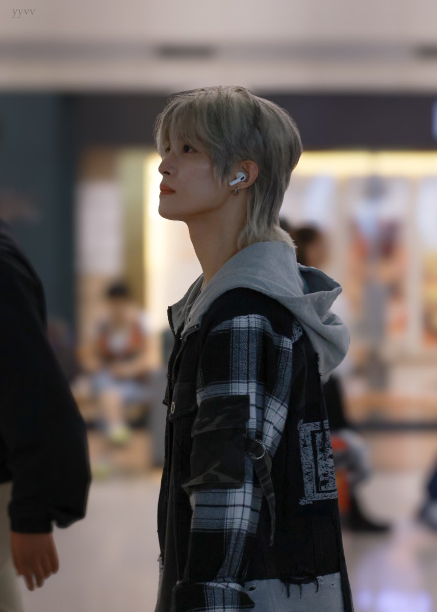 yyvv1010's tweet photo. 260602 ICN 🛬
#양양 #YANGYANG #刘扬扬 #ヤンヤン
#웨이션브이 #WayV #威神V https://t.co/Q5Pjy2keYH