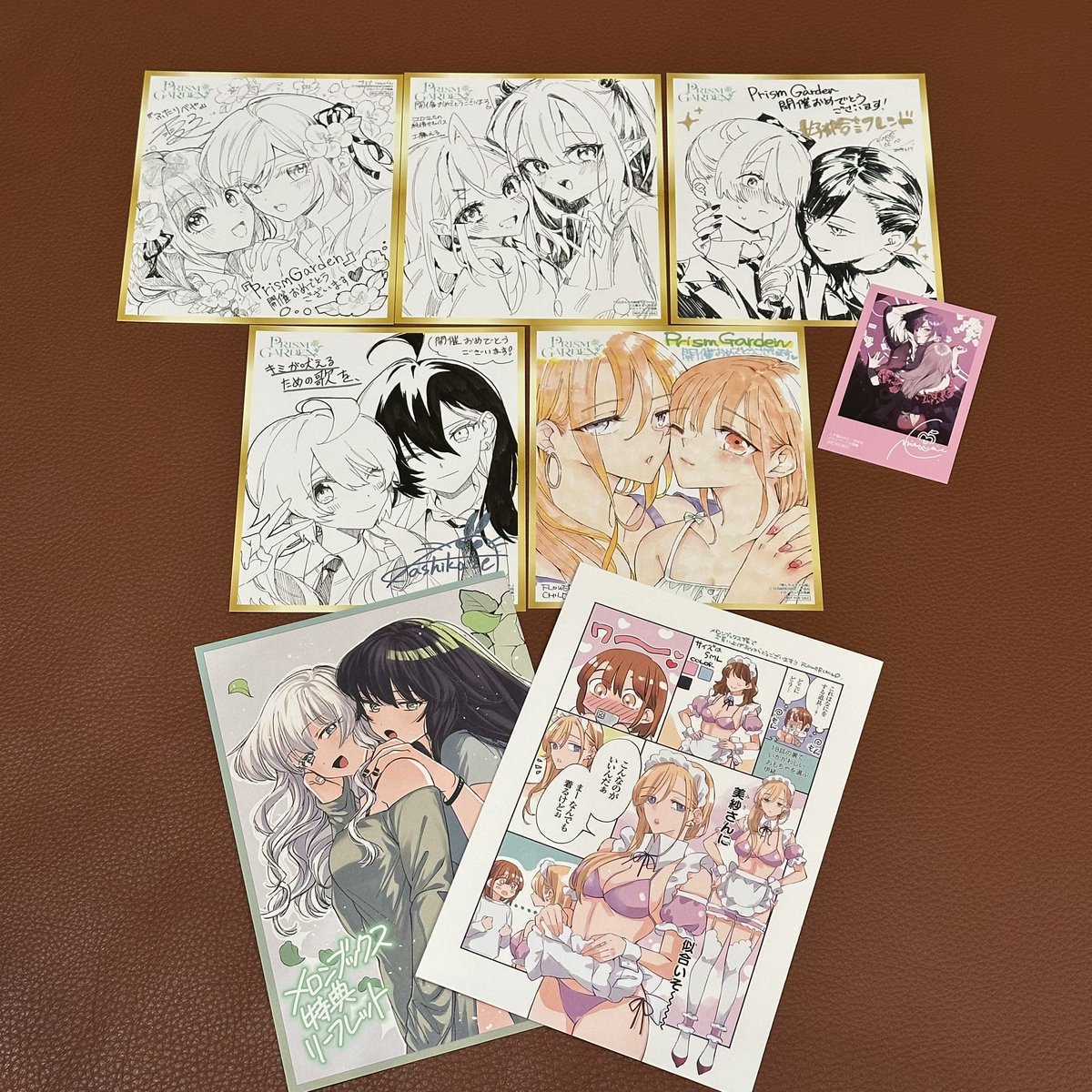 itochq3's tweet photo. 最近の購入品〜!!!🙌🏻✨
3〜4枚目はメロブ特典です！ https://t.co/TkyJGgpuCV