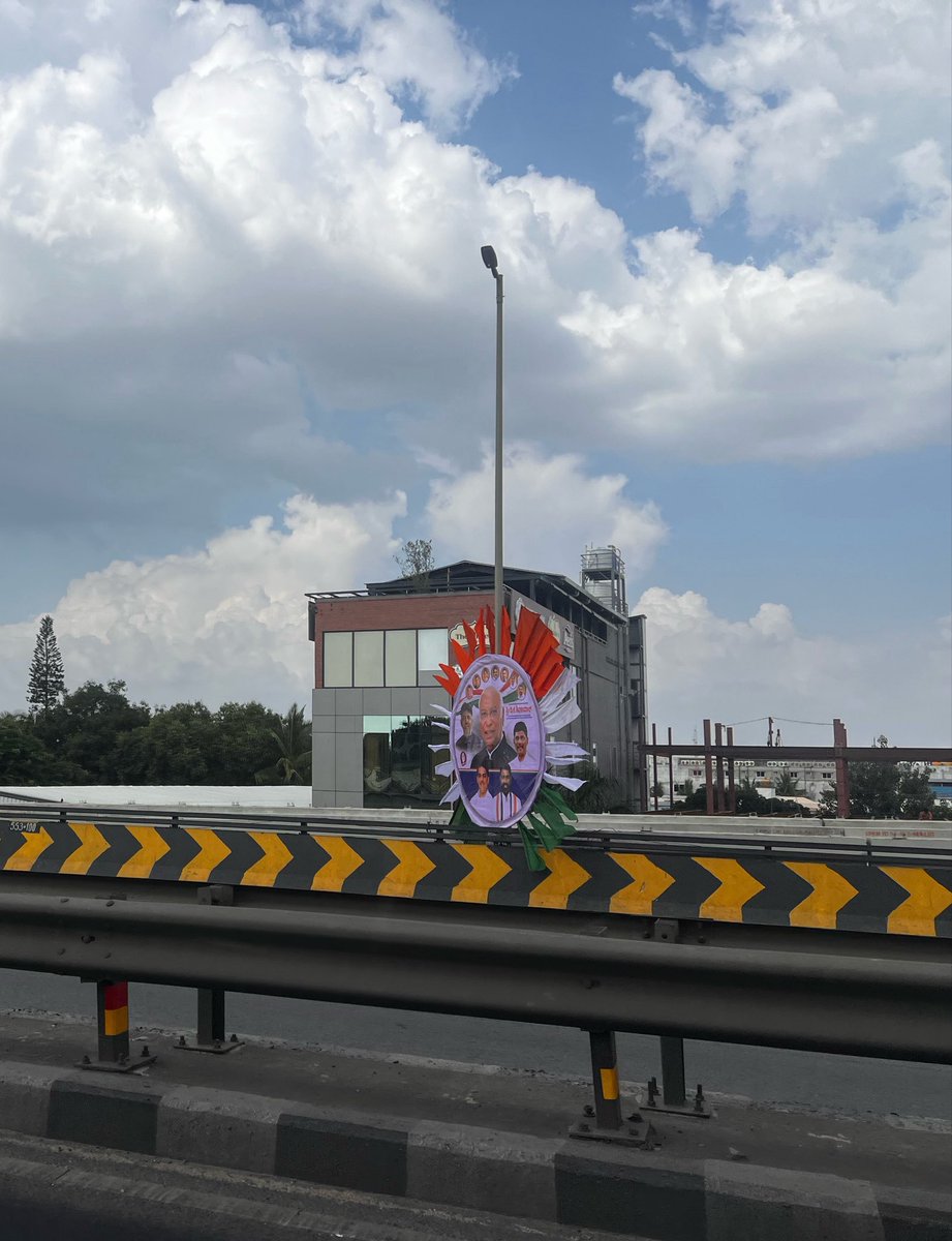 shettysandarsh's tweet photo. Airport road is filled with ugly posters , flyers and banners ? Can @GBA_office @GBAChiefComm take an action and fine them ?  @krishnabgowda @DKShivakumar @BNCCofficial https://t.co/oILuAfsKd1