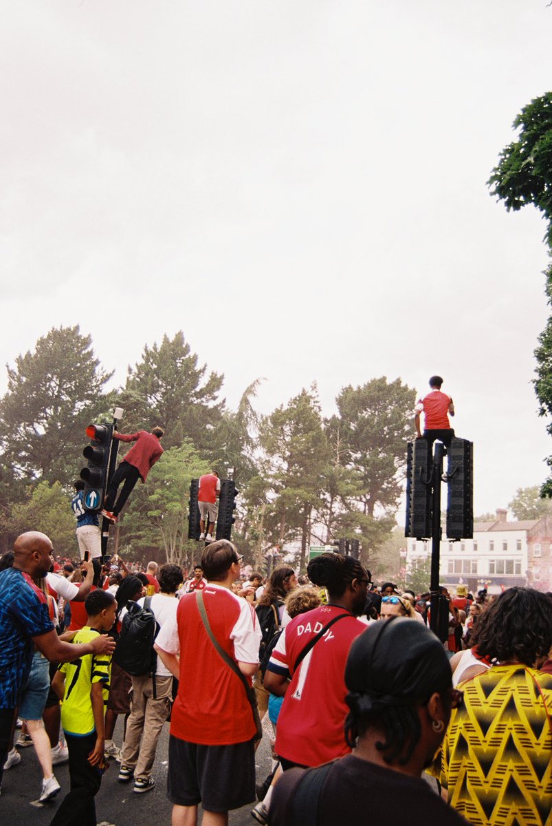 MaddoLuu's tweet photo. Arsenal Parade captured on film ❤️ https://t.co/nMWvmqIHDA
