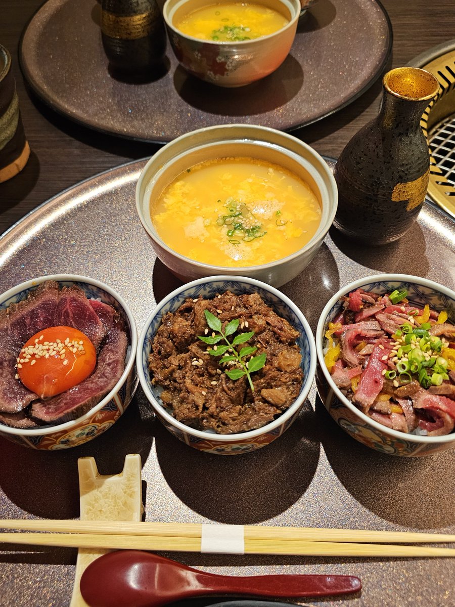 lorettawave's tweet photo. 豪華なお肉の丼✨
お出汁付きで大満足💕︎︎ https://t.co/8HSsrgEogq