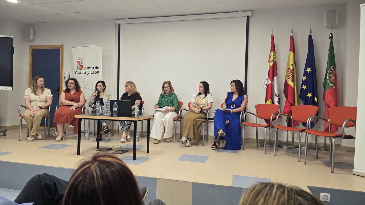 CFIE_CR's tweet photo. Continuamos en Zamora con la exposición de proyectos conjuntos #PEBIF.
Excelente oportunidad para el trabajo colaborativo con nuestros socios portugueses
 Impulsando la internacionalización 🇪🇸🤝🇵🇹 👨‍👩‍👦‍👦
#InternacionalizaCyL #InnovaCyL
@educacyl
@GatoNacho22
@CRA_TOMILLAR @CRABADENGO https://t.co/WGccXItqYs