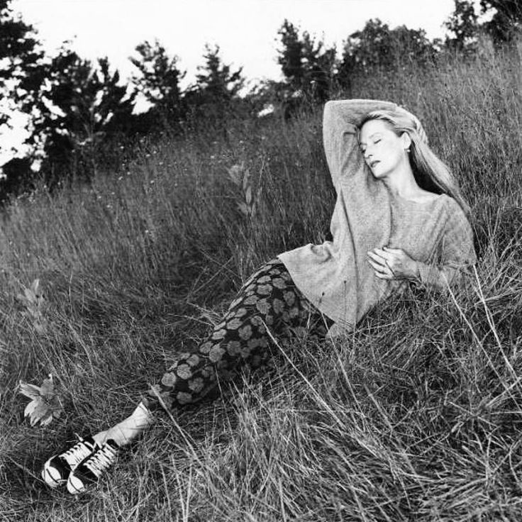 tobetrulyloved's tweet photo. meryl in b&amp;w https://t.co/FzCEYr11wc