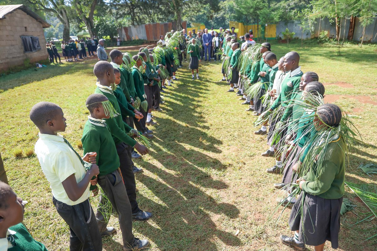 WangariMaathai's tweet photo. 🌱 We kicked off our Kakamega County engagement at St. Theresa Isecheno Primary School, inspiring young environmental champions and nurturing the next generation of leaders in sustainability and ecosystem restoration. 🌲
#KakamegaForestLink #KenyaFrancePartnership https://t.co/IWCZSgcziW