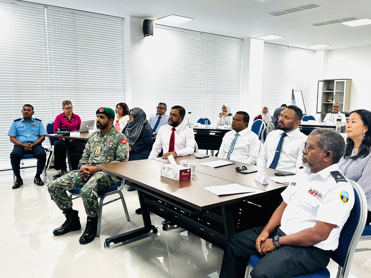 MoDmv's tweet photo. Speaking at the opening of the Workshop on Community-Based Prevention against Violent Extremism in Addu City, organized by UNODC and NCTC, Minister of State for Defence and National Service @muazhalym highlighted the power of community and common purpose in preventing violent extremism.

@NCTCMaldives @UNODC_TPB @AusHCMV