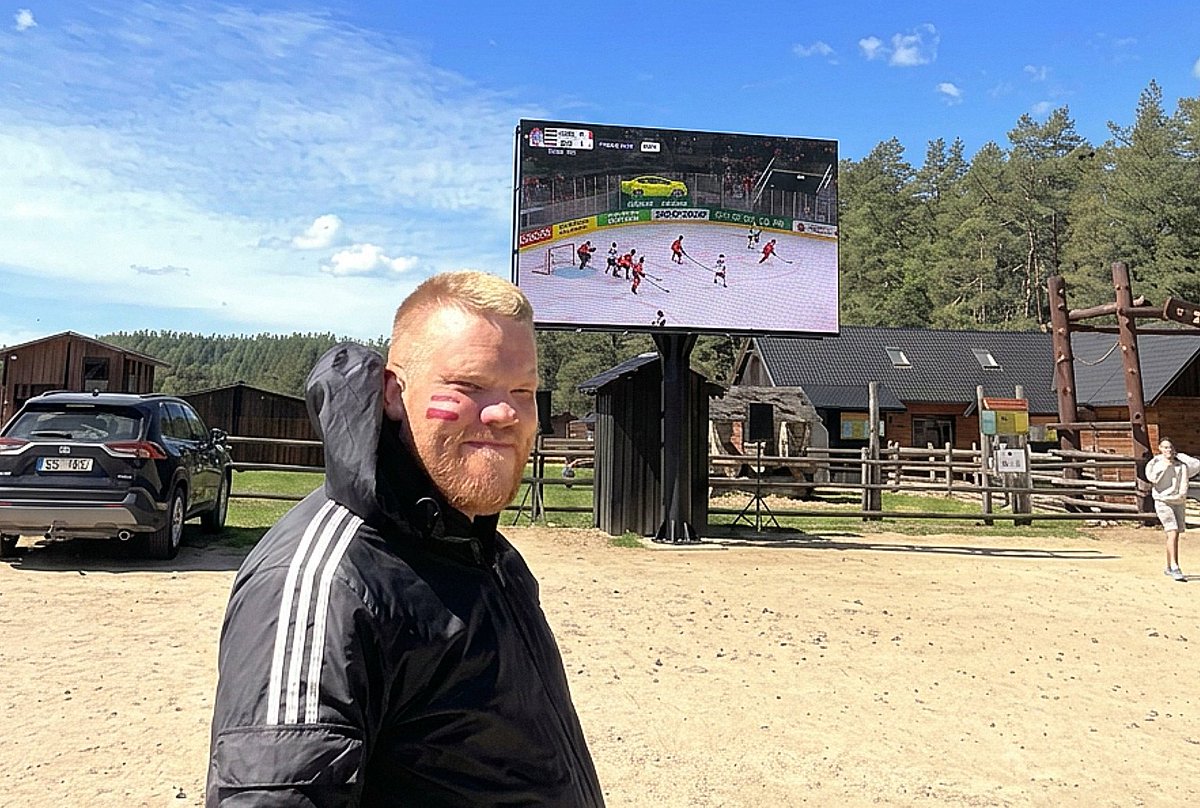 edruva's tweet photo. Kopīgi skatīta hokeja spēle ar lamām fonā.
👉Lasi vairāk:👉https://t.co/n4L7lFTwvZ https://t.co/yfJ9rFTaiZ