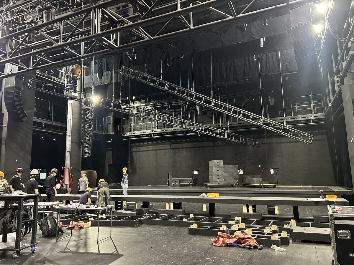 thtrman's tweet photo. 연극 #잔류시민 셋업이 진행되고 있습니다. 개막을 위해 차근히 안전하게 준비하고자 합니다.
2026.6.6-14 #대학로극장쿼드 
#이양구극작 #안경모연출 #연우무대 #서울연극제 https://t.co/Y9rvIpMnII