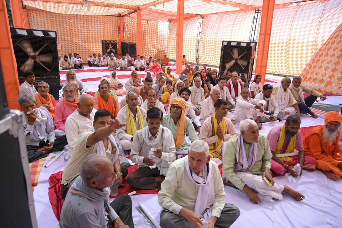 infodeeksha's tweet photo. सिकंदरा की खुशहाली, समृद्धि और जन-जन के उज्ज्वल भविष्य की कामना के साथ 501 सुंदरकांड पाठ में प्रभु श्रीराम और बजरंगबली से जनसेवा की शक्ति, निष्ठा और समर्पण का आशीर्वाद मांगा। 🙏🚩
आप सभी का स्नेह और विश्वास ही मेरी सबसे बड़ी शक्ति है। ❤️
- सिकंदरा की बेटी, दीक्षा यादव
जय सीता राम https://t.co/C5pw2pVe8x