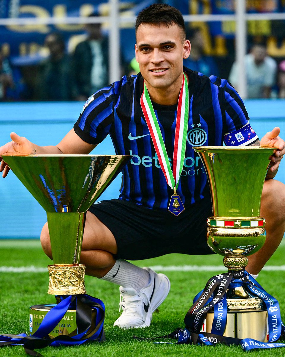 Felixjohn71's tweet photo. @RepostMilan @RawerRossi49167 @IM_theRox So we are enjoy this year and ur failure 😂😂 https://t.co/YryDUR07EC