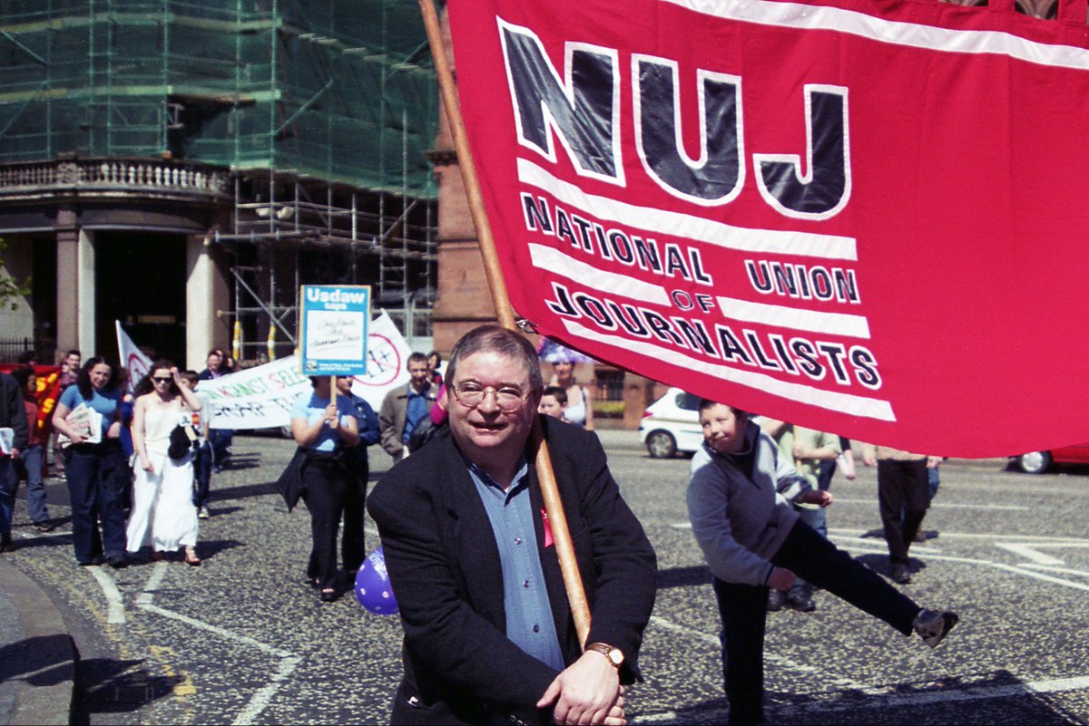 photolinepic's tweet photo. Belfast &amp; District NUJ Branch has long campaigned for justice for Martin.
 
Kevin Cooper, for the branch, said: “Members cannot believe that, once again, the O’Hagan family are being told to wait for answers. We demand the immediate publication of this long-awaited report.” https://t.co/fqXKcoZtGs