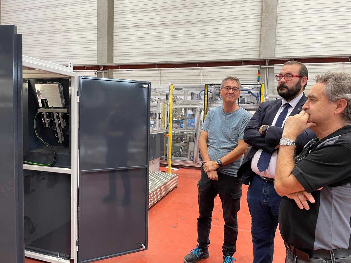 matarocat's tweet photo. 🛠️Des de 1953 han dissenyat i construït unes 7.000 màquines: prototips especials per proveir les demandes del mercat en contínua evolució, a més del seu ampli programa de maquinària de sèrie. En els anys setanta va iniciar les primeres exportacions internacionals. https://t.co/TtJmj6DsY0