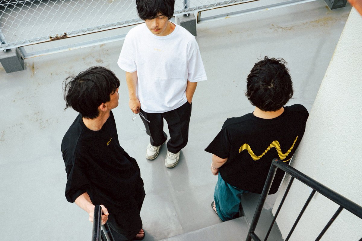 pano_pana's tweet photo. ▶𝑵𝑬𝑾 𝑮𝑶𝑶𝑫𝑺 ❶

● "特別な人" T-Shirt ¥4,800
Color : White / Black
Size : M / L 

※ ビッグシルエットボディ使用。

Photo @ptm__7 https://t.co/gF8iVo9zdG