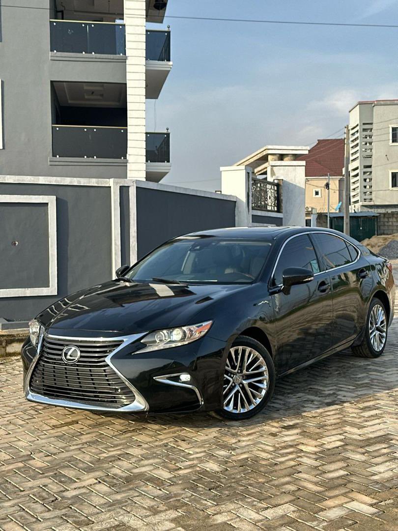 primeAutoDeals's tweet photo. 🇱🇷Foreign used 2016 on belt Lexus ES350
Super clean
BSM
Reverse camera 
*Price: 23.8M*
Fagba Lagos https://t.co/mGOr9QTL3P