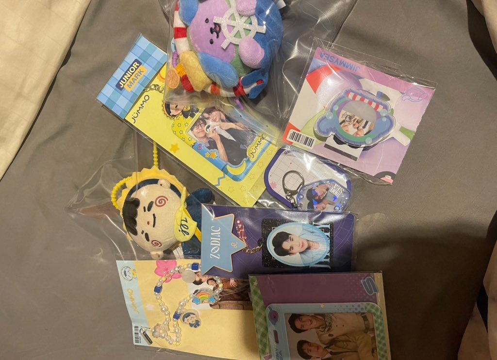 Toikjh1's tweet photo. WTS สอบถามได้

ค่าส่ง 40 บาท

#ตลาดนัดgmmtv #ตลาดนัดจูเนียร์มาร์ค
 #ตลาดนัดจูเนียร์มาร์ค https://t.co/qJZFkiiSo8