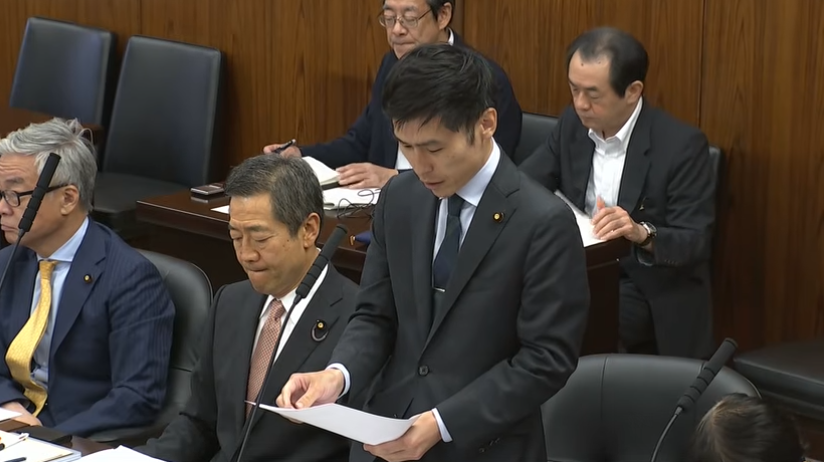 okinohanbei's tweet photo. 共産党山添拓の米国のキューバ政策について質疑があった。
外務大臣は定型の直接論評を避ける回答。
しかし折角の共産党の疑問質疑。
正義という立場で論争を挑む事をそろそろ考える時期にきたのでは。
この論争がヒートアップすれば当然対米依存の根幹にたどり着く。
その先は80年続く日本の外交防衛の根幹部分。
安保条約基本の従来の外交防衛に徹するのか
はたまた本格的な独自外交防衛に踏み出すのか。
憲法改正も含めてそろそろ国論を二分する時期に来たのでは。
いつまでも自民党のごまかしが続くとは思えないが・・