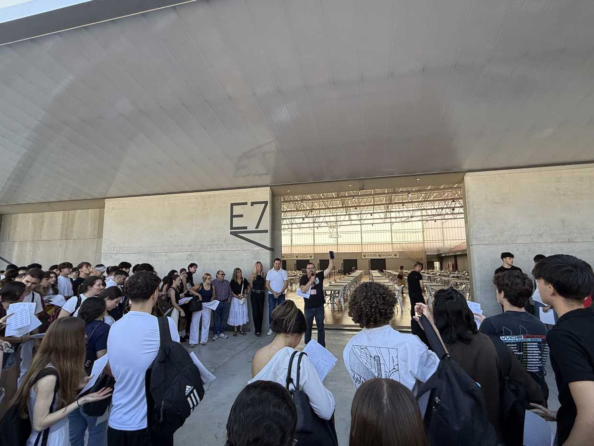 LaNuciaES's tweet photo. 🤓Hoy 363 estudiantes de Benidorm y La Nucía han arrancado la PAU en el Pabellón Muixara, en una edición con participación récord.

✅Este año se examinan 97 alumnos del Instituto de La Nucía, la cifra más alta hasta ahora.

📰👉🏻 https://t.co/XKbo0ohIg8

#LaNucia #Educacion https://t.co/hJFgLf9RXX
