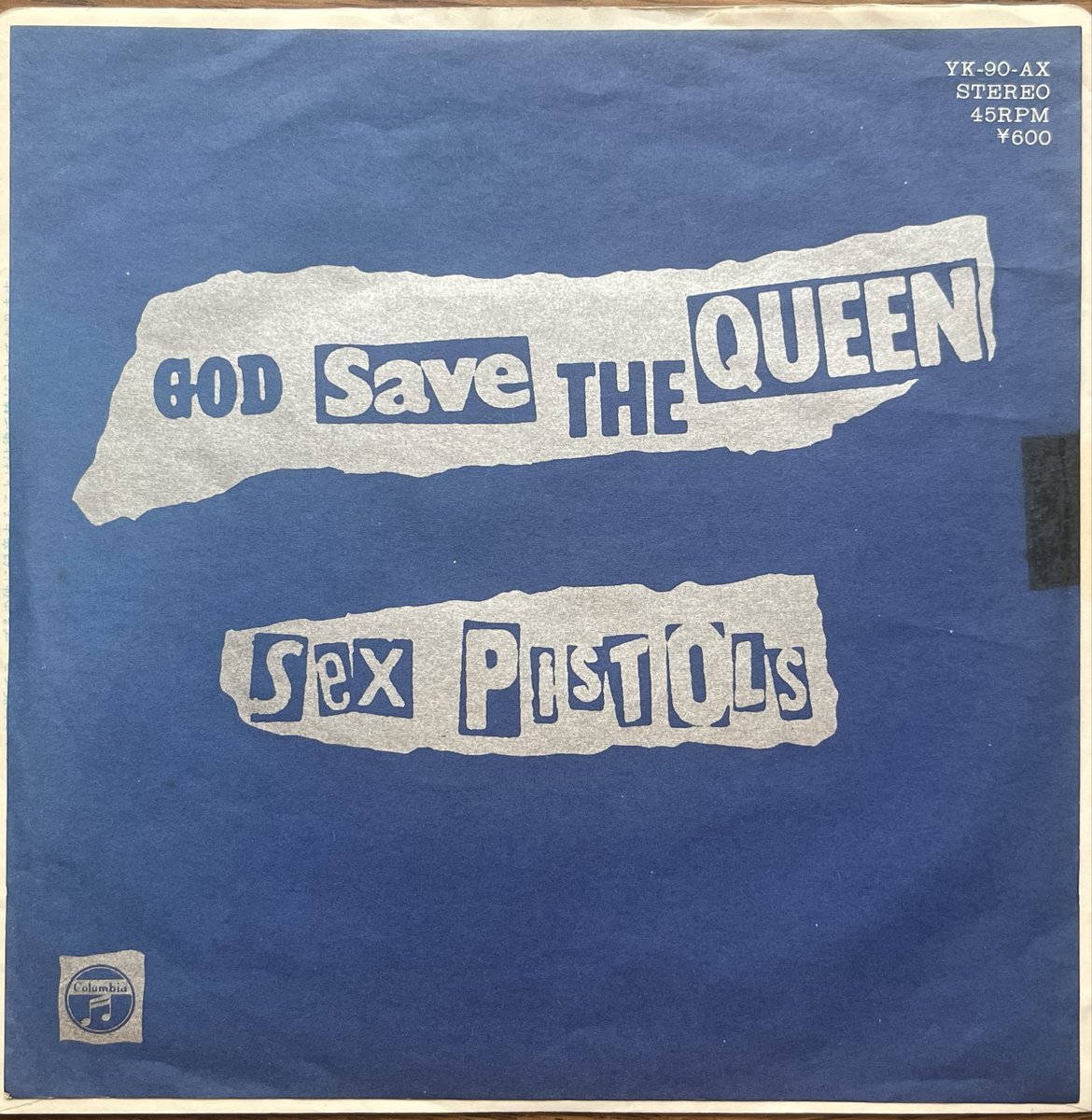 friction61's tweet photo. 『SEX PISTOLS / GOD SAVE THE QUEEN』
ピストルズ = God Save〜と言われるほどあまりにも有名な曲とジャケだが日本盤は規制が入ったのだろうか女王陛下無しの文字のみなのが中々へなちょこだ
ちなみにうちの鼻安全ピン･仏盤はUK盤より安かったのでこちらをチョイス､ってどんだけ金無いんだ俺 https://t.co/yQQmaxwnVj