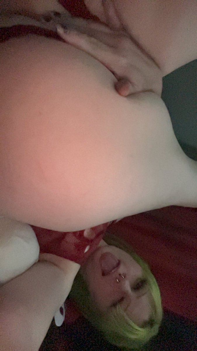 Kelseyburke605's tweet photo. Iโm freshly showered,barely dressed,and already soaked just thinking about your cock this morning๐๐ฆ
#Siouxfalls #Fallspark https://t.co/3NECbnTMm6