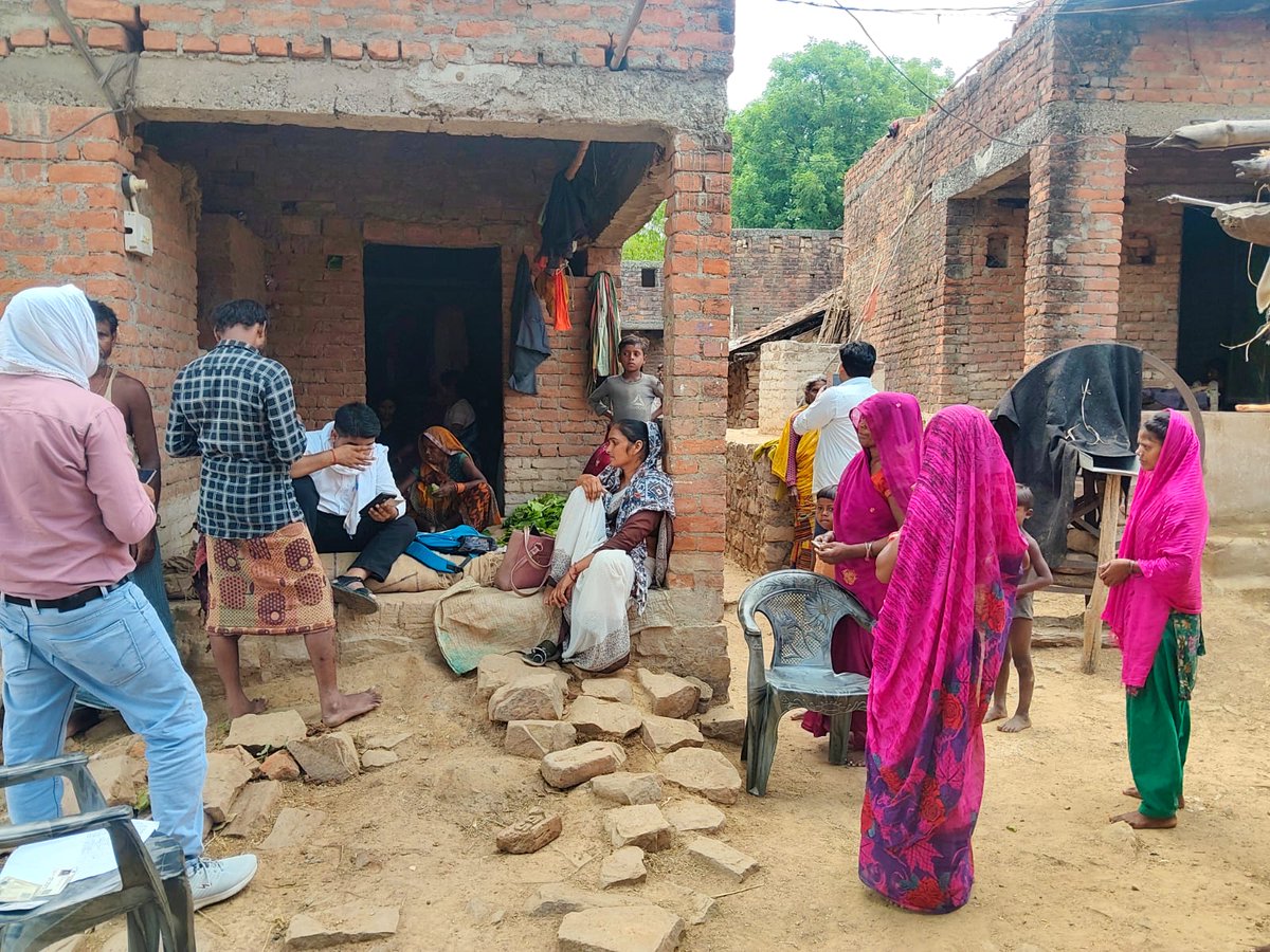 PmjayP's tweet photo. चित्रकूट में आयुष्मान भारत योजनान्तर्गत पात्र लाभार्थियों के आयुष्मान कार्ड बनाए गए।

#ayushmanbharat #ayushmancard #pmjay #uttarparadesh #cashlessschemes https://t.co/mGdK0zLTnR